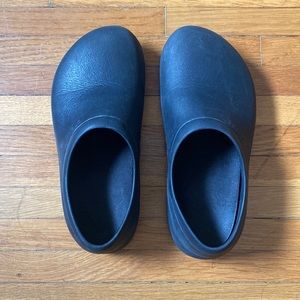 Non slip Black Crocs Clog non-slip